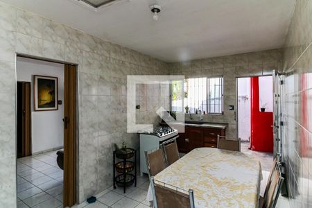 Casa à venda com 350m², 3 quartos e sem vaga Casa à venda com 350m², 3 quartos e sem vagaCozinha