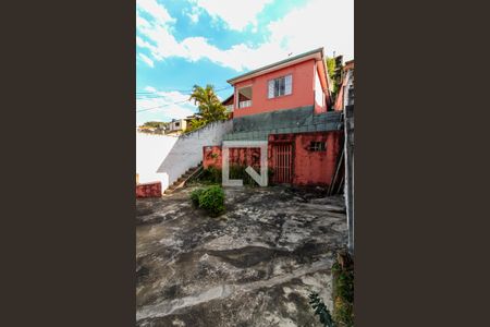 Casa à venda com 350m², 3 quartos e sem vaga Casa à venda com 350m², 3 quartos e sem vagaQuintal 2