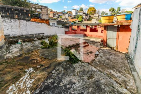 Casa à venda com 350m², 3 quartos e sem vaga Casa à venda com 350m², 3 quartos e sem vagaQuintal 1
