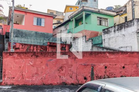 Casa à venda com 350m², 3 quartos e sem vaga Casa à venda com 350m², 3 quartos e sem vagaFachada