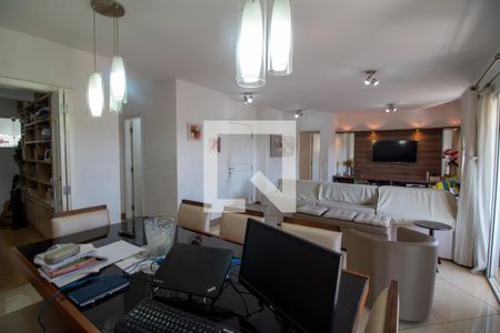 Apartamento para alugar com 156m², 3 quartos e 3 vagas Apartamento para alugar com 156m², 3 quartos e 3 vagasSala de Jantar