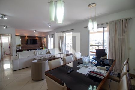 Apartamento para alugar com 156m², 3 quartos e 3 vagas Apartamento para alugar com 156m², 3 quartos e 3 vagasSala de Jantar