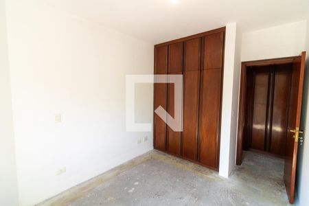 Apartamento à venda com 224m², 4 quartos e 4 vagas Apartamento à venda com 224m², 4 quartos e 4 vagasQuarto 3