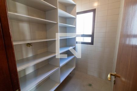 Apartamento à venda com 224m², 4 quartos e 4 vagas Apartamento à venda com 224m², 4 quartos e 4 vagasQuarto 6