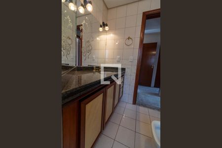 Apartamento à venda com 224m², 4 quartos e 4 vagas Apartamento à venda com 224m², 4 quartos e 4 vagasBanheiro