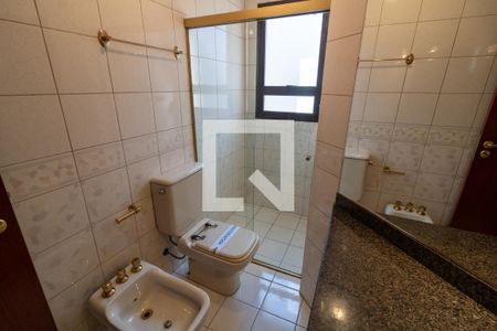 Apartamento à venda com 224m², 4 quartos e 4 vagas Apartamento à venda com 224m², 4 quartos e 4 vagasBanheiro