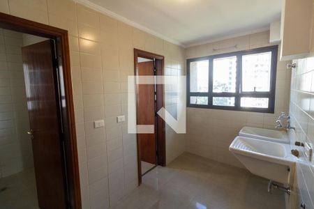 Apartamento à venda com 224m², 4 quartos e 4 vagas Apartamento à venda com 224m², 4 quartos e 4 vagasÁrea de Serviço