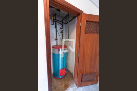 Apartamento à venda com 224m², 4 quartos e 4 vagas Apartamento à venda com 224m², 4 quartos e 4 vagasDetalhe