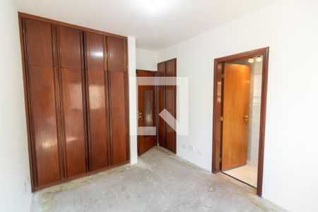 Apartamento à venda com 224m², 4 quartos e 4 vagas Apartamento à venda com 224m², 4 quartos e 4 vagasQuarto 3