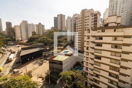 Apartamento à venda com 224m², 4 quartos e 4 vagas Apartamento à venda com 224m², 4 quartos e 4 vagasVista