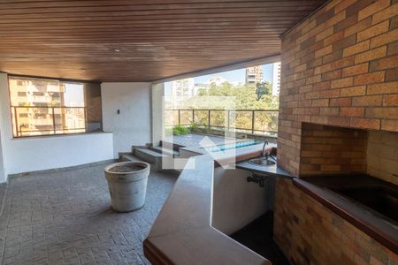 Apartamento à venda com 224m², 4 quartos e 4 vagas Apartamento à venda com 224m², 4 quartos e 4 vagasÁrea Comum