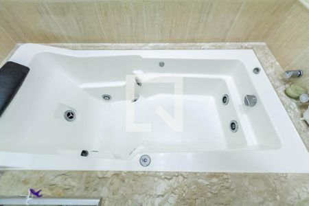 Casa à venda com 352m², 4 quartos e 6 vagas Casa à venda com 352m², 4 quartos e 6 vagasBanheiro da Suíte 3