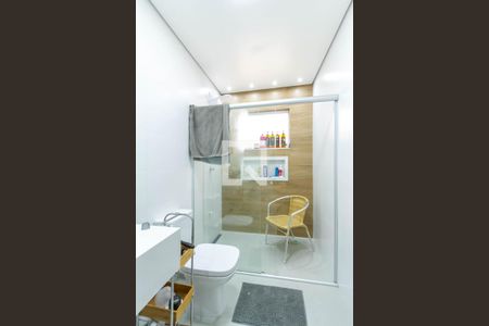 Casa à venda com 352m², 4 quartos e 6 vagas Casa à venda com 352m², 4 quartos e 6 vagasBanheiro da Suíte 4