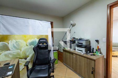 Casa à venda com 352m², 4 quartos e 6 vagas Casa à venda com 352m², 4 quartos e 6 vagasEscritório