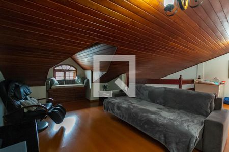 Casa à venda com 352m², 4 quartos e 6 vagas Casa à venda com 352m², 4 quartos e 6 vagasSala de Tv