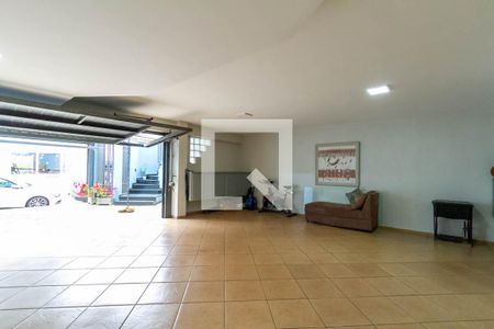 Casa à venda com 352m², 4 quartos e 6 vagas Casa à venda com 352m², 4 quartos e 6 vagasGaragem