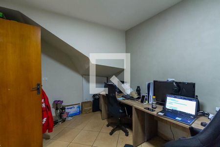 Casa à venda com 352m², 4 quartos e 6 vagas Casa à venda com 352m², 4 quartos e 6 vagasEscritório