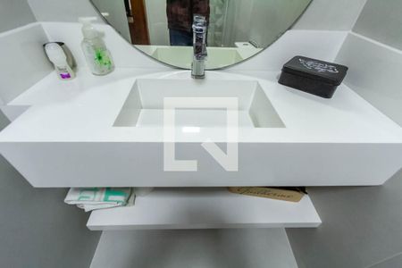 Casa à venda com 352m², 4 quartos e 6 vagas Casa à venda com 352m², 4 quartos e 6 vagasBanheiro da Suíte 2