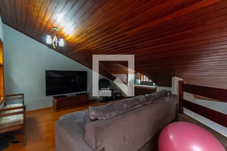 Casa à venda com 352m², 4 quartos e 6 vagas Casa à venda com 352m², 4 quartos e 6 vagasSala de Tv
