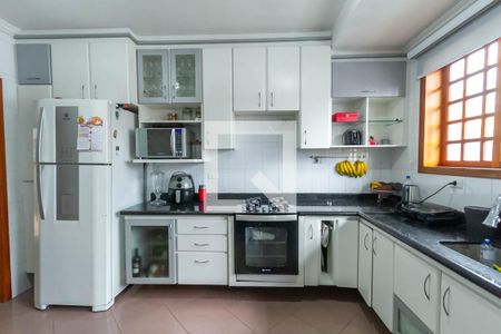 Casa à venda com 352m², 4 quartos e 6 vagas Casa à venda com 352m², 4 quartos e 6 vagasCozinha