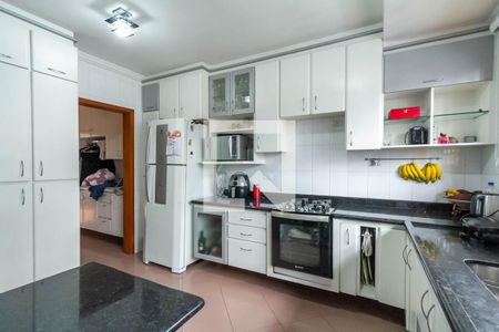 Casa à venda com 352m², 4 quartos e 6 vagas Casa à venda com 352m², 4 quartos e 6 vagasCozinha