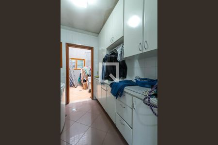 Casa à venda com 352m², 4 quartos e 6 vagas Casa à venda com 352m², 4 quartos e 6 vagasÁrea de Serviço