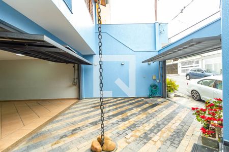 Casa à venda com 352m², 4 quartos e 6 vagas Casa à venda com 352m², 4 quartos e 6 vagasQuintal