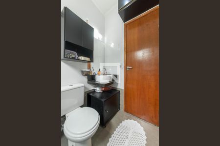 Apartamento à venda com 55m², 2 quartos e 1 vaga Apartamento à venda com 55m², 2 quartos e 1 vagaBanheiro