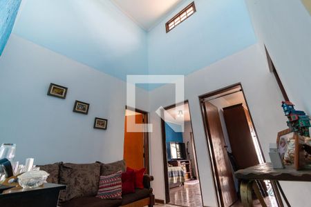 Casa à venda com 320m², 4 quartos e 2 vagas Casa à venda com 320m², 4 quartos e 2 vagasSala de TV