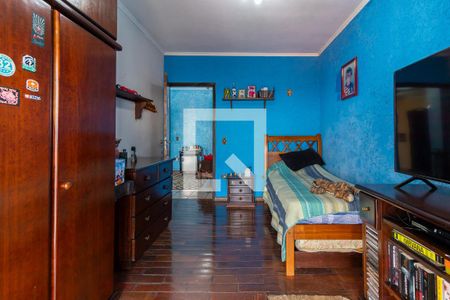 Casa à venda com 320m², 4 quartos e 2 vagas Casa à venda com 320m², 4 quartos e 2 vagasQuarto 4