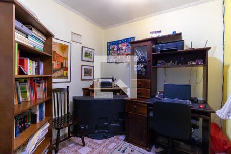 Casa à venda com 320m², 4 quartos e 2 vagas Casa à venda com 320m², 4 quartos e 2 vagasEscritório