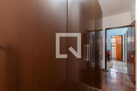 Casa à venda com 320m², 4 quartos e 2 vagas Casa à venda com 320m², 4 quartos e 2 vagasCloset da suíte 1