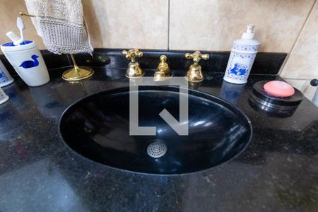 Casa à venda com 320m², 4 quartos e 2 vagas Casa à venda com 320m², 4 quartos e 2 vagasBanheiro da Suíte 1