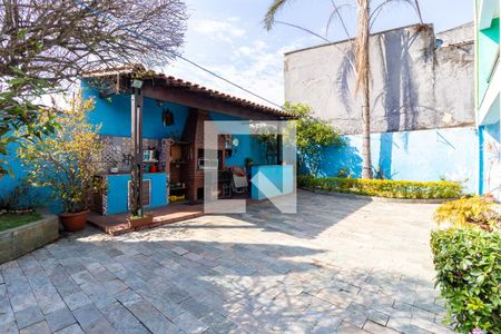 Casa à venda com 320m², 4 quartos e 2 vagas Casa à venda com 320m², 4 quartos e 2 vagasQuintal