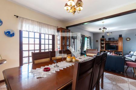 Casa à venda com 320m², 4 quartos e 2 vagas Casa à venda com 320m², 4 quartos e 2 vagasSala de Jantar