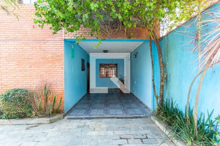 Casa à venda com 320m², 4 quartos e 2 vagas Casa à venda com 320m², 4 quartos e 2 vagasGaragem