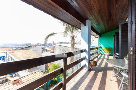 Casa à venda com 320m², 4 quartos e 2 vagas Casa à venda com 320m², 4 quartos e 2 vagasVaranda dos Quartos