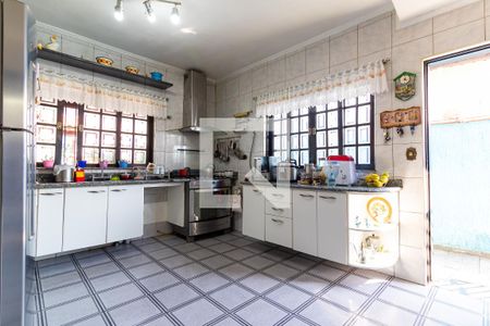 Casa à venda com 320m², 4 quartos e 2 vagas Casa à venda com 320m², 4 quartos e 2 vagasCozinha