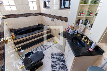 Casa à venda com 320m², 4 quartos e 2 vagas Casa à venda com 320m², 4 quartos e 2 vagasBanheiro da Suíte 1