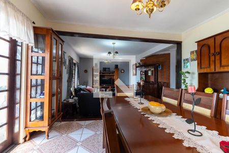 Casa à venda com 320m², 4 quartos e 2 vagas Casa à venda com 320m², 4 quartos e 2 vagasSala de Jantar