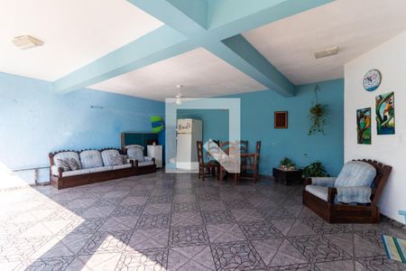 Casa à venda com 320m², 4 quartos e 2 vagas Casa à venda com 320m², 4 quartos e 2 vagasSalão de Festas