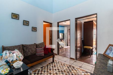 Casa à venda com 320m², 4 quartos e 2 vagas Casa à venda com 320m², 4 quartos e 2 vagasSala de TV