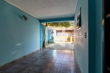 Casa à venda com 320m², 4 quartos e 2 vagas Casa à venda com 320m², 4 quartos e 2 vagasGaragem