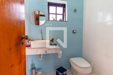 Casa à venda com 320m², 4 quartos e 2 vagas Casa à venda com 320m², 4 quartos e 2 vagasBanheiro 4