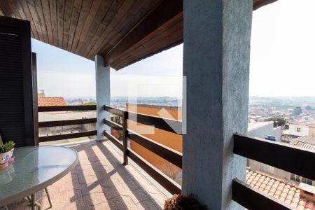 Casa à venda com 320m², 4 quartos e 2 vagas Casa à venda com 320m², 4 quartos e 2 vagasVaranda dos Quartos