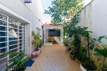 Casa à venda com 250m², 4 quartos e 4 vagas Casa à venda com 250m², 4 quartos e 4 vagasQuintal