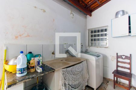 Casa à venda com 250m², 4 quartos e 4 vagas Casa à venda com 250m², 4 quartos e 4 vagasLavanderia