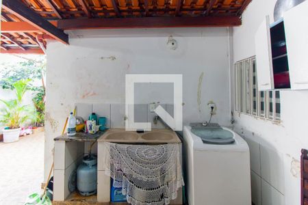 Casa à venda com 250m², 4 quartos e 4 vagas Casa à venda com 250m², 4 quartos e 4 vagasLavanderia