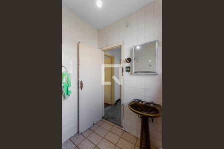 Casa à venda com 250m², 4 quartos e 4 vagas Casa à venda com 250m², 4 quartos e 4 vagasBanheiro 2