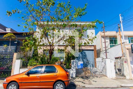 Casa à venda com 250m², 4 quartos e 4 vagas Casa à venda com 250m², 4 quartos e 4 vagasFachada